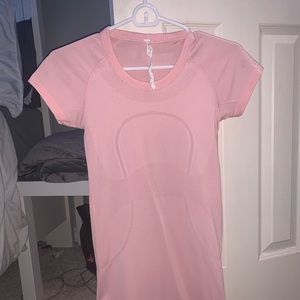 Light pink Lululemon top ♥️♥️